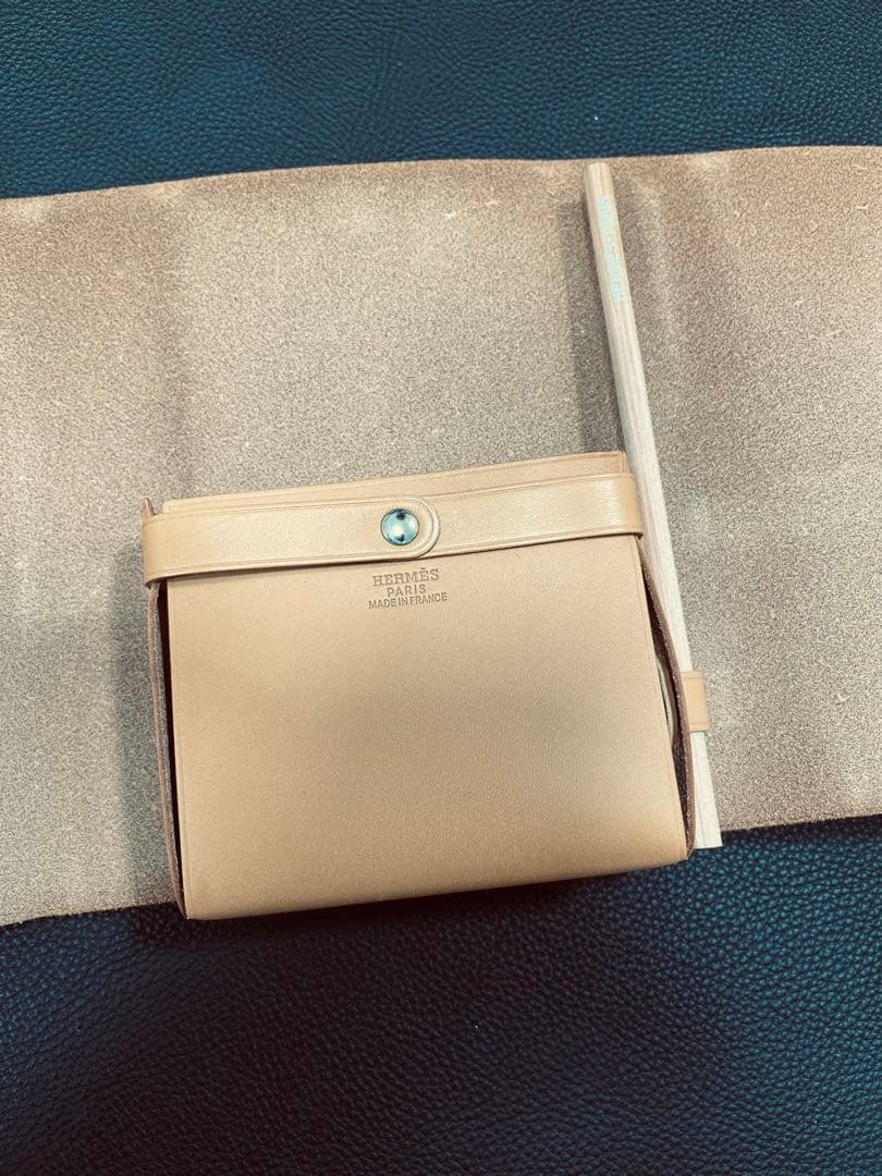 VISIONAIRE 32 WHERE? HERMES 革ケース入りポストカード