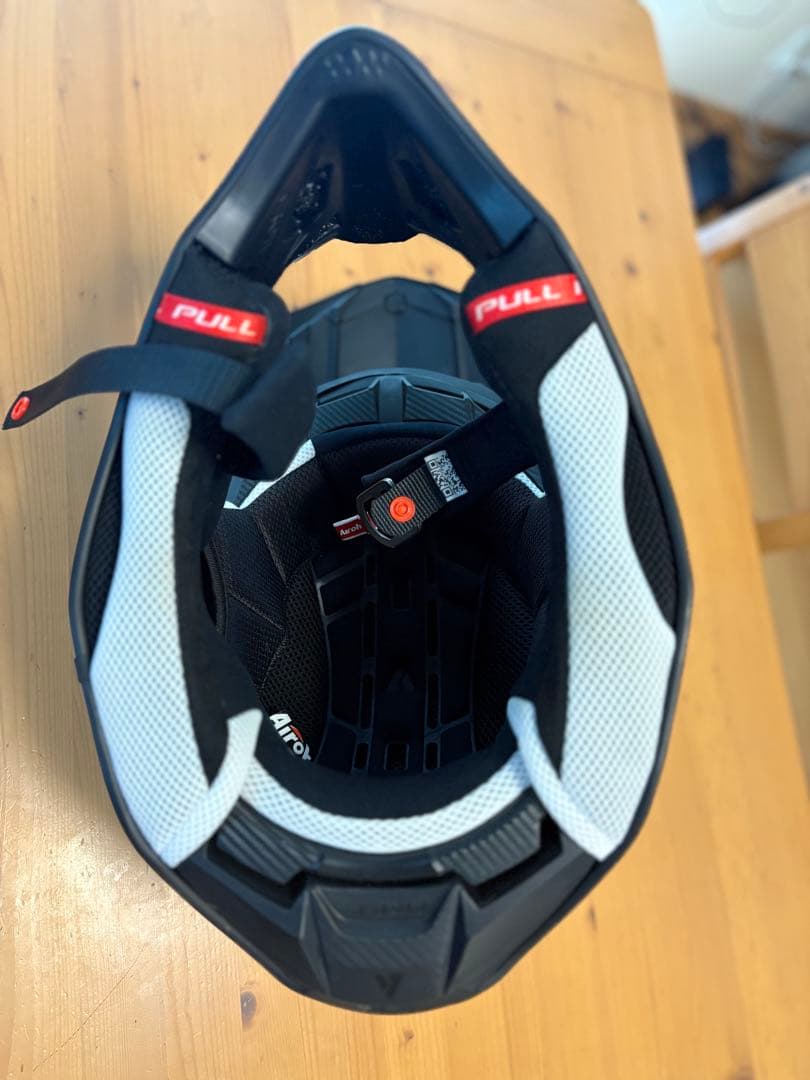 Airoh フルフェイスヘルメット マットブラック