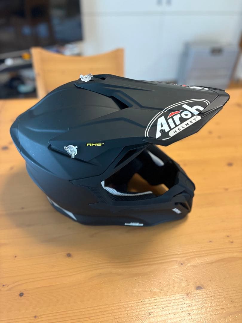 Airoh フルフェイスヘルメット マットブラック