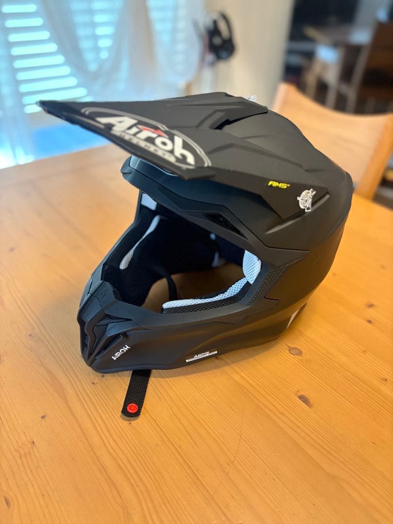 Airoh フルフェイスヘルメット マットブラック