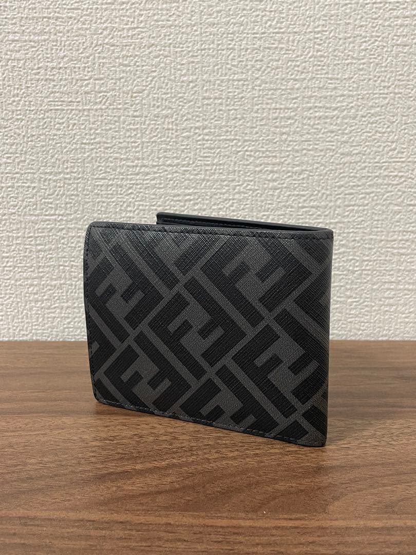FENDI ケース付き二つ折り財布 グレーファブリック 二つ折り財布