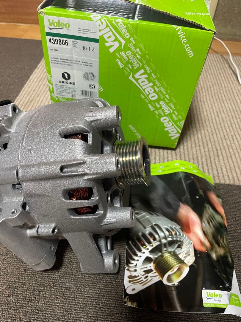 スバル　インプレッサXVハイブリッド　オルタネーター