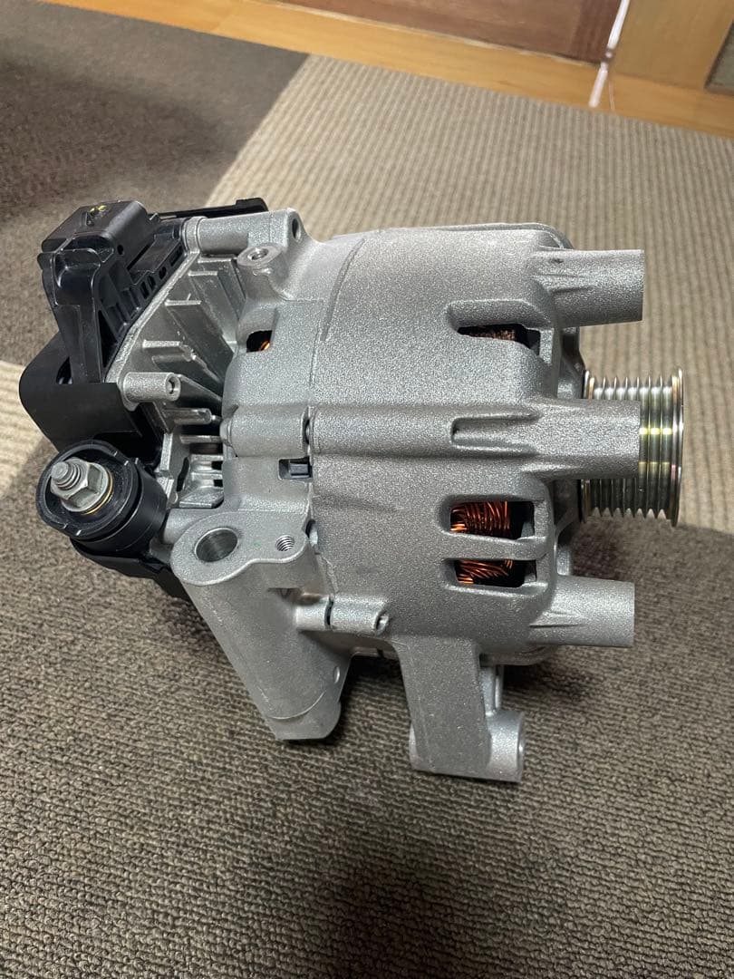 スバル　インプレッサXVハイブリッド　オルタネーター