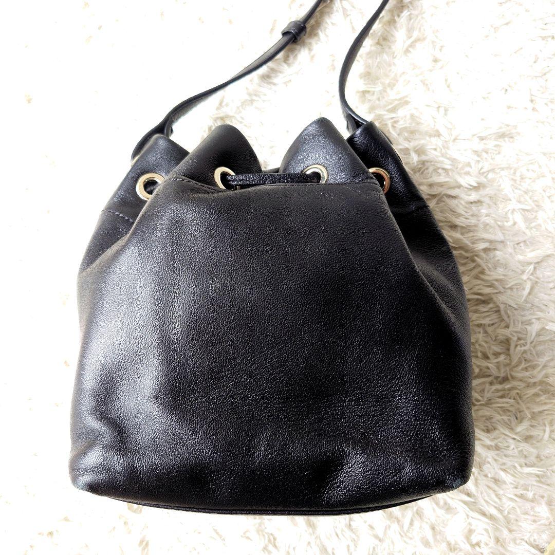 Jimmy Choo ジュノ 巾着 ブラック 型押しロゴ デカロゴ