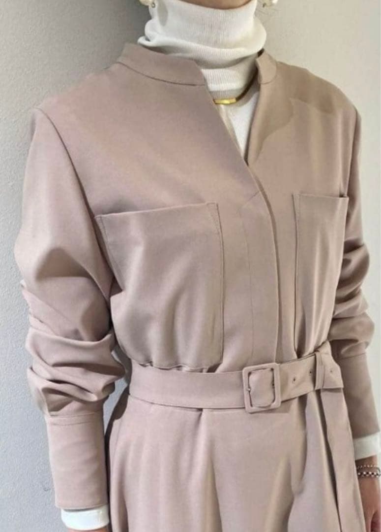 梳毛調ポリエステルスラッシュネックワンピース　2 ベージュ