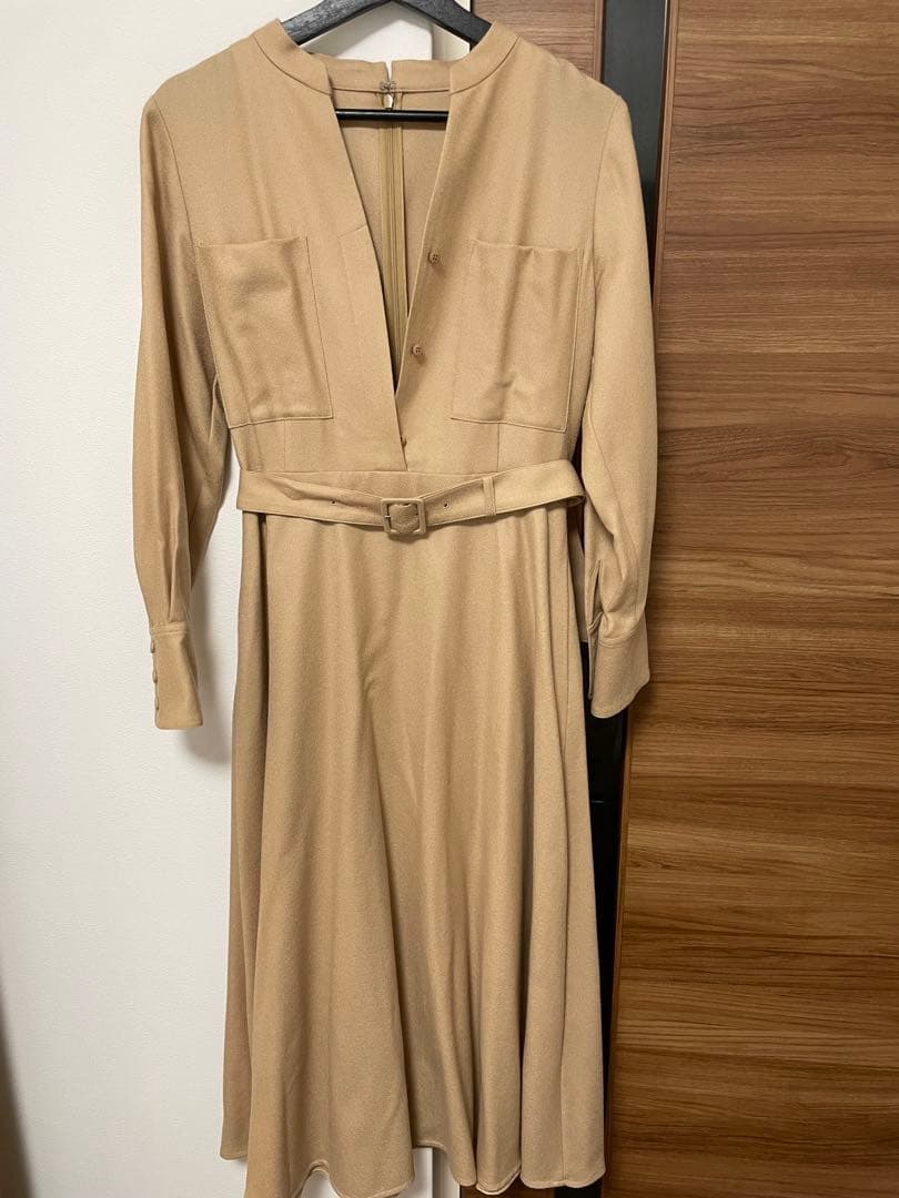 梳毛調ポリエステルスラッシュネックワンピース　2 ベージュ