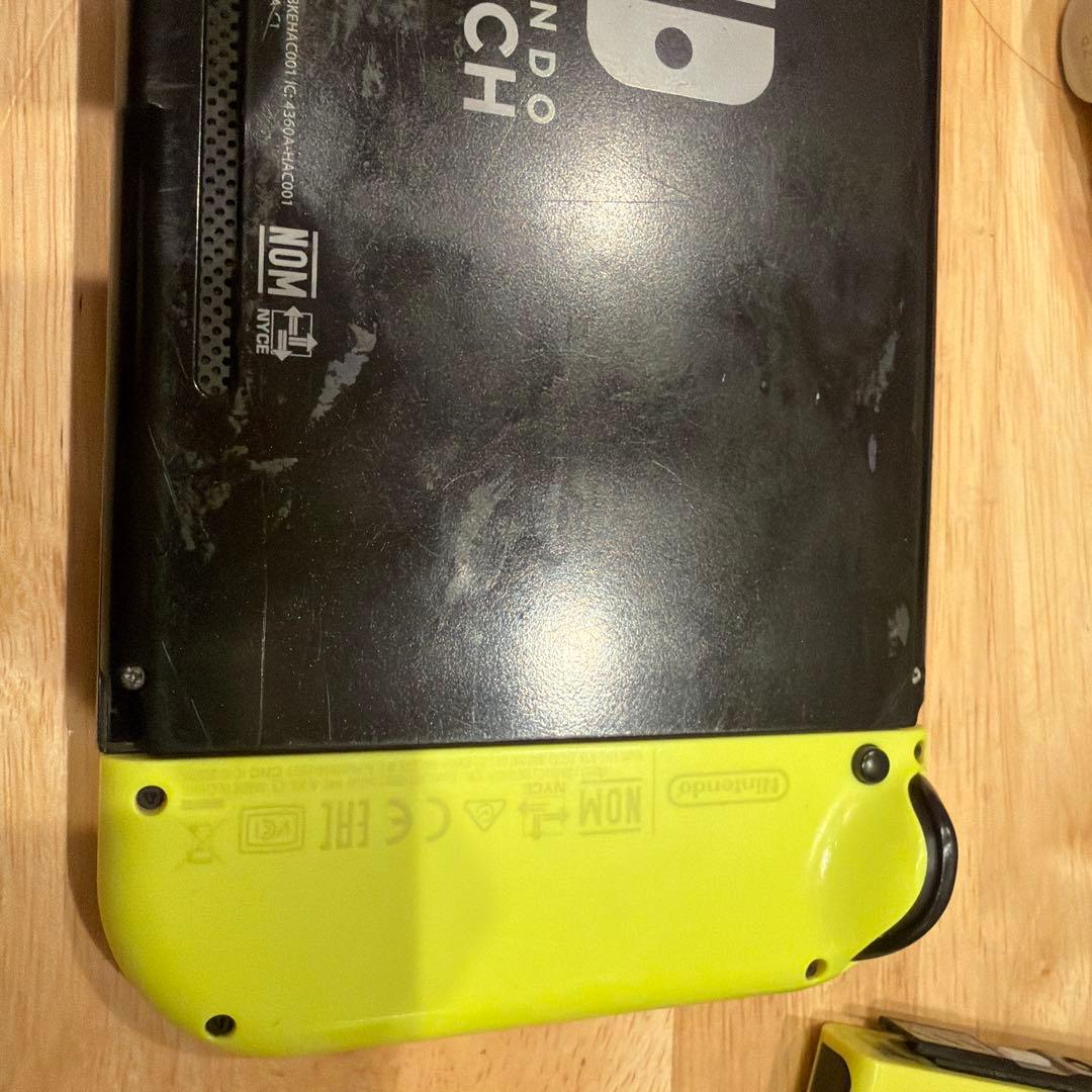 ジャンク出品Switch とSwitchLight本体 Joy-Con