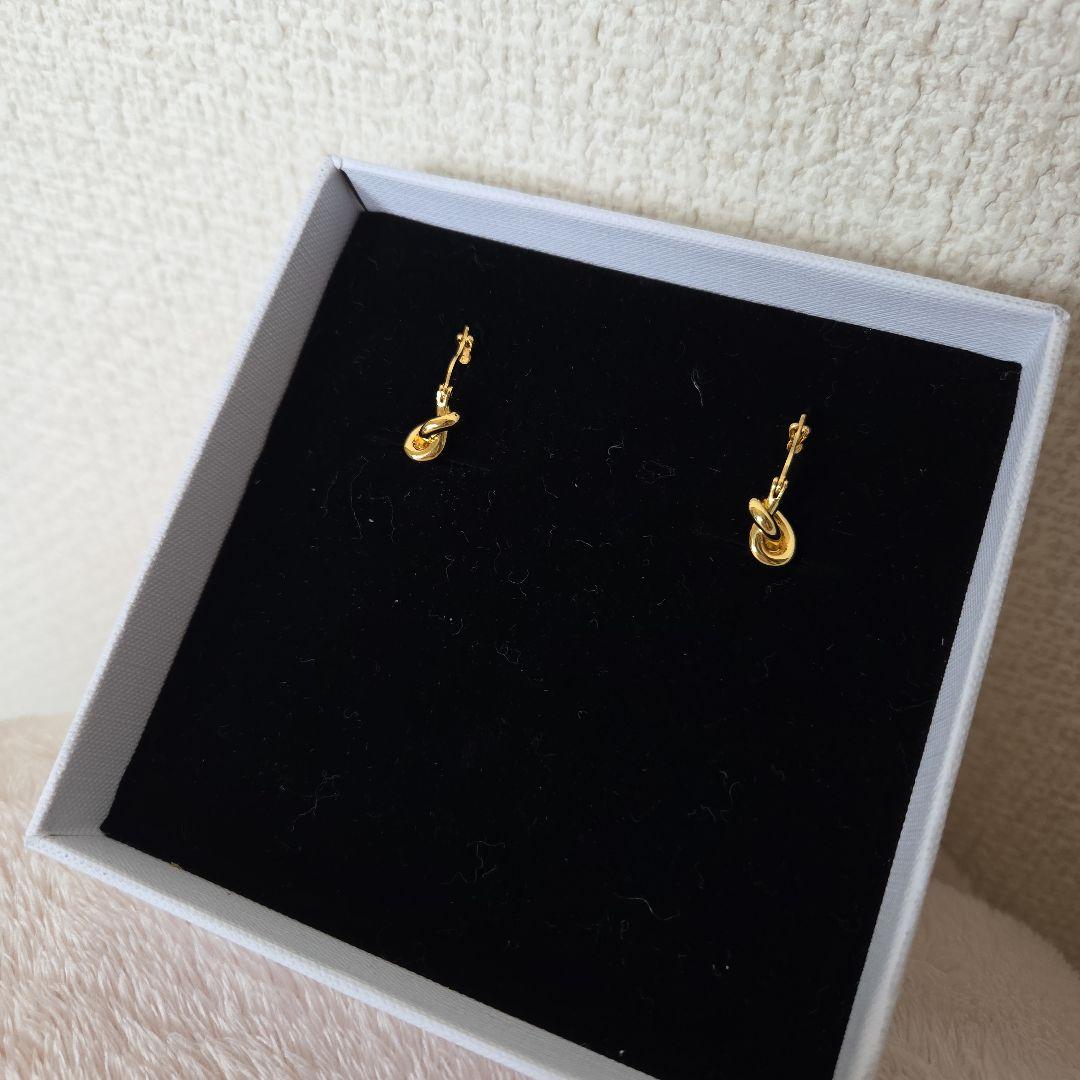 CELINE 　セリーヌ　ノットフープピアス