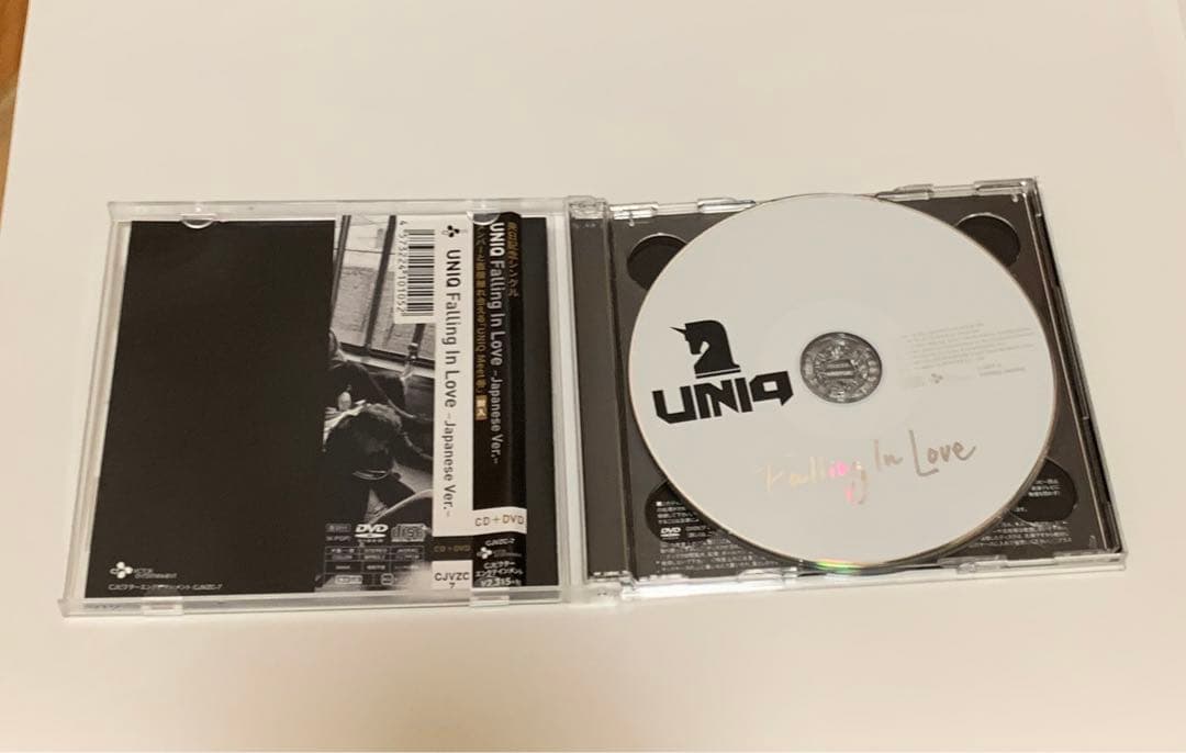 【UNIQ】Falling In Love 日本版　※特典カード付 ソンジュ