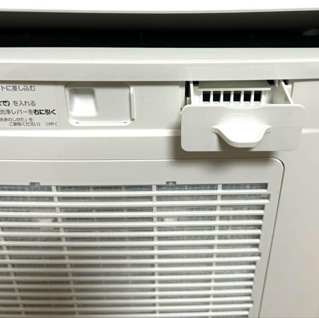 【未使用に近い・本日限定値下価格】コロナ 衣類乾燥除湿機 CD-WH1823-W