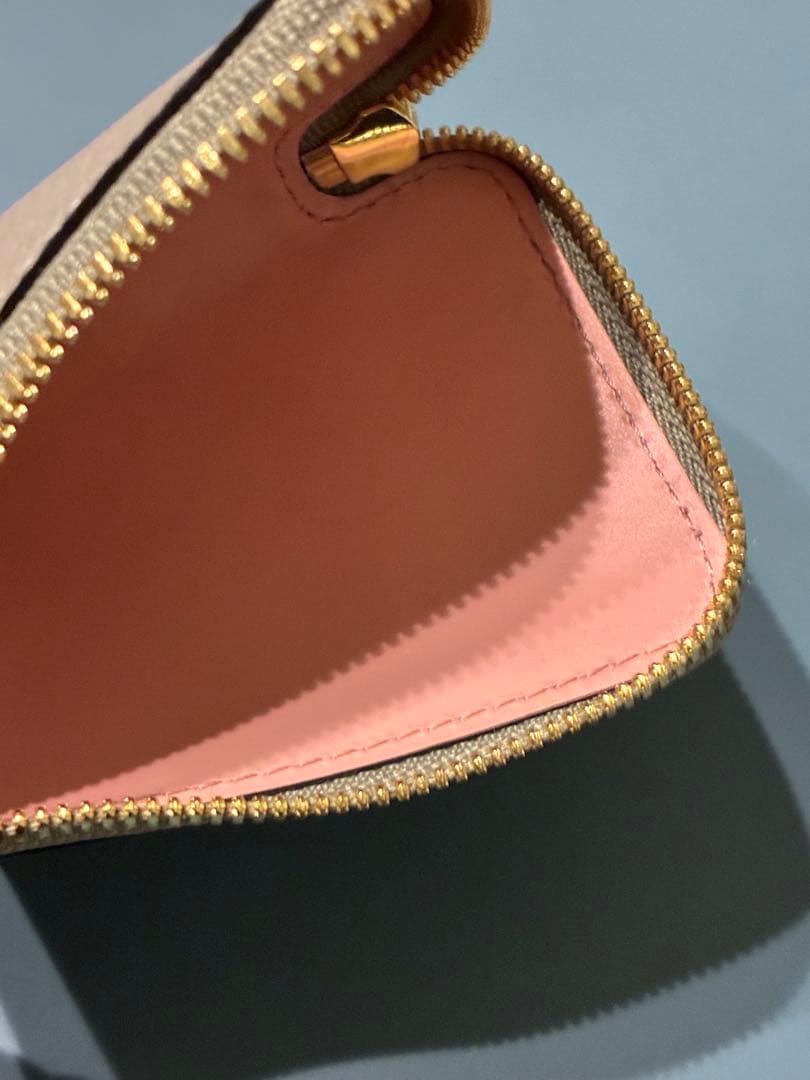 【美品】ボナベンチュラ　スクエア カード ケース シュリンクレザー