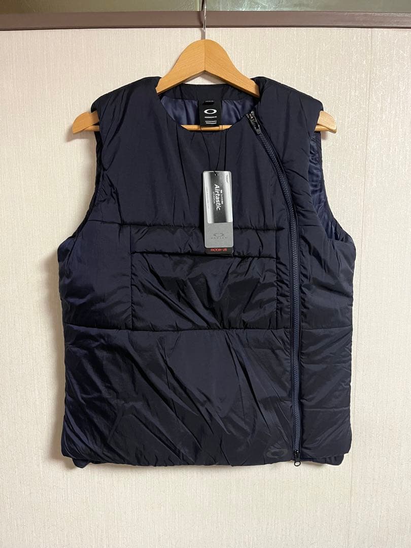 新品　ゴルフ　S オークリー 中綿ベスト ネイビー　撥水 軽量 保温　ダウン風