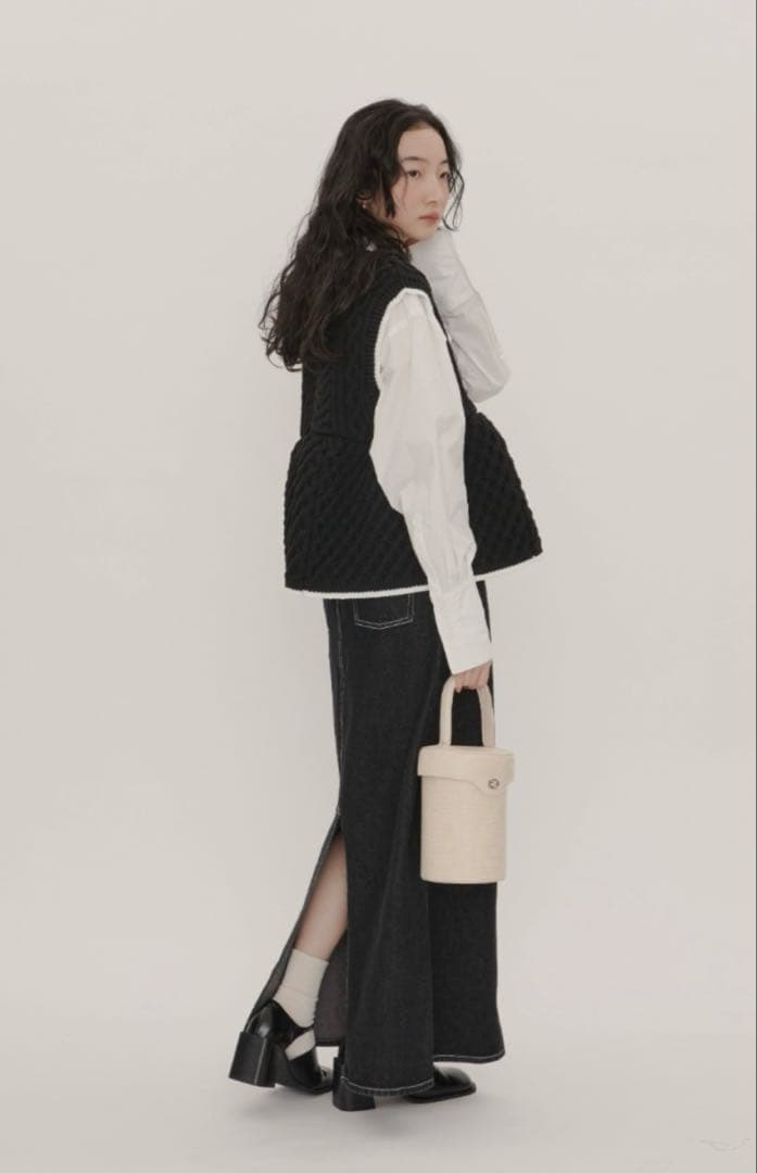 【新品タグ付き】 GIUNONケーブル ニットベスト ブラック