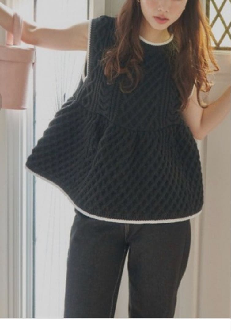 【新品タグ付き】 GIUNONケーブル ニットベスト ブラック