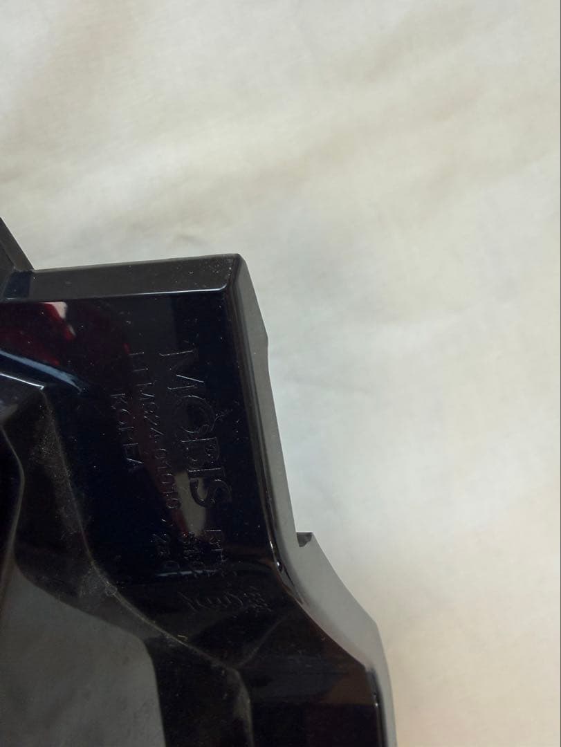 三菱　デリカD:5 左テールランプ