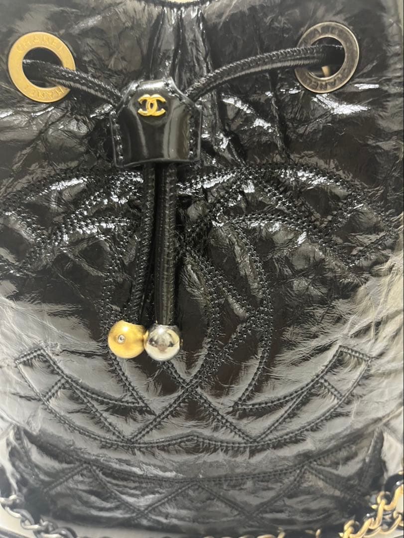 CHANEL シャネル　エナメル巾着型　チェーンショルダーバッグ　30番台