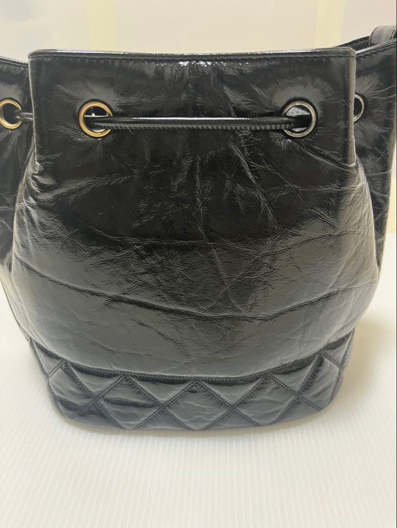 CHANEL シャネル　エナメル巾着型　チェーンショルダーバッグ　30番台