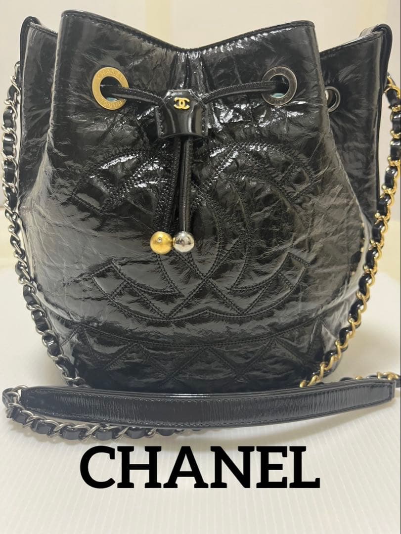 CHANEL シャネル　エナメル巾着型　チェーンショルダーバッグ　30番台