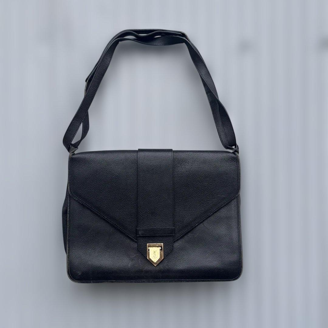 イヴサンローラン　ショルダーバッグ 2way カサンドラロゴ