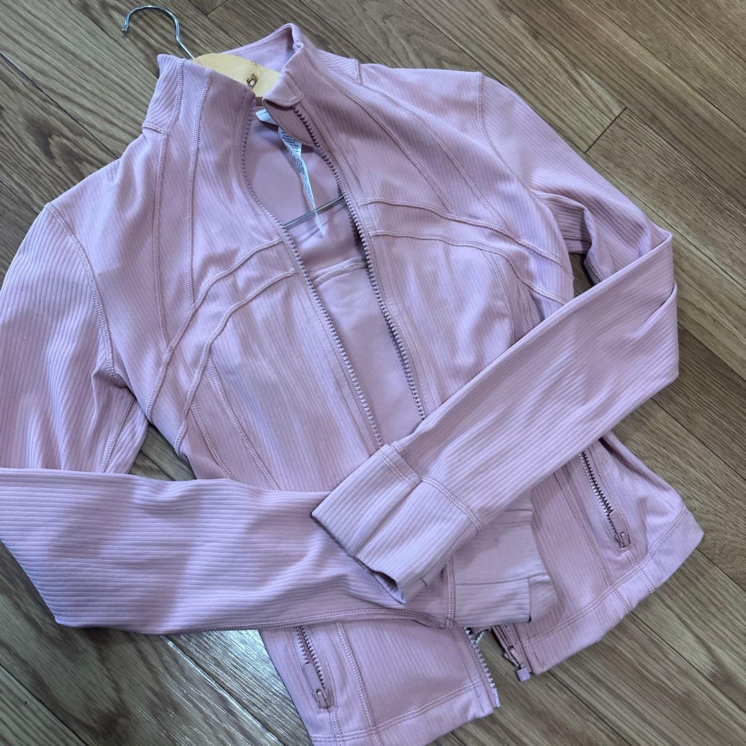 ピンク ストレッチジャケット ジッパー付き