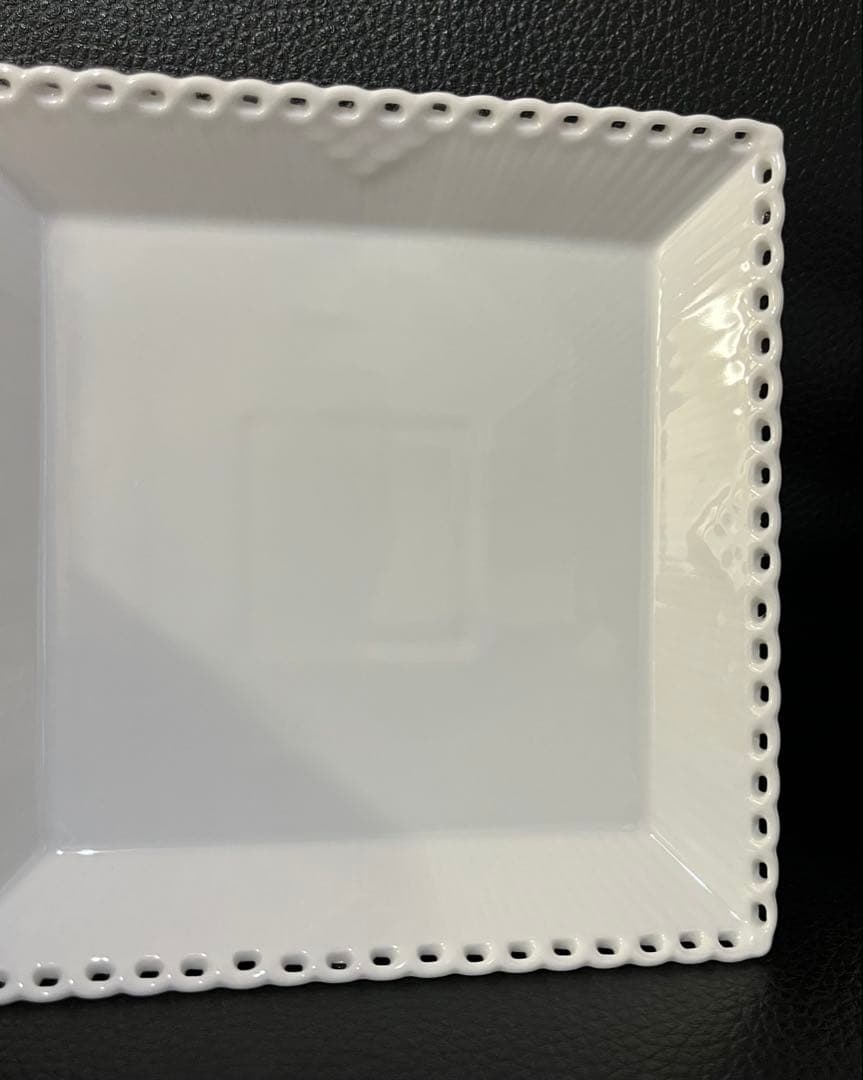 ロイヤルコペンハーゲン ホワイトフルーテッド フルレース ディッシュ スクエア