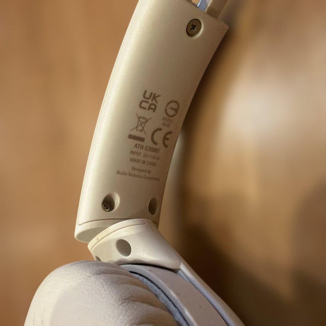 ホワイト ワイヤレスヘッドホン