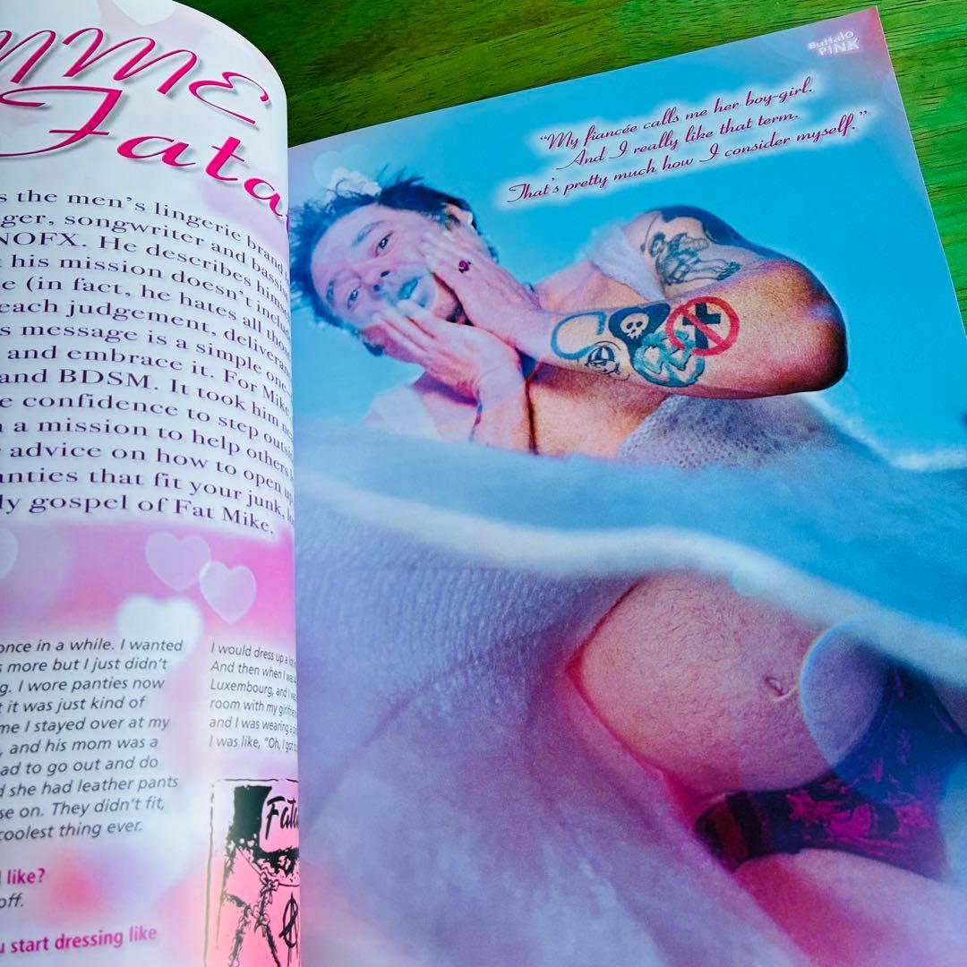 洋書　BUFFALO PINK