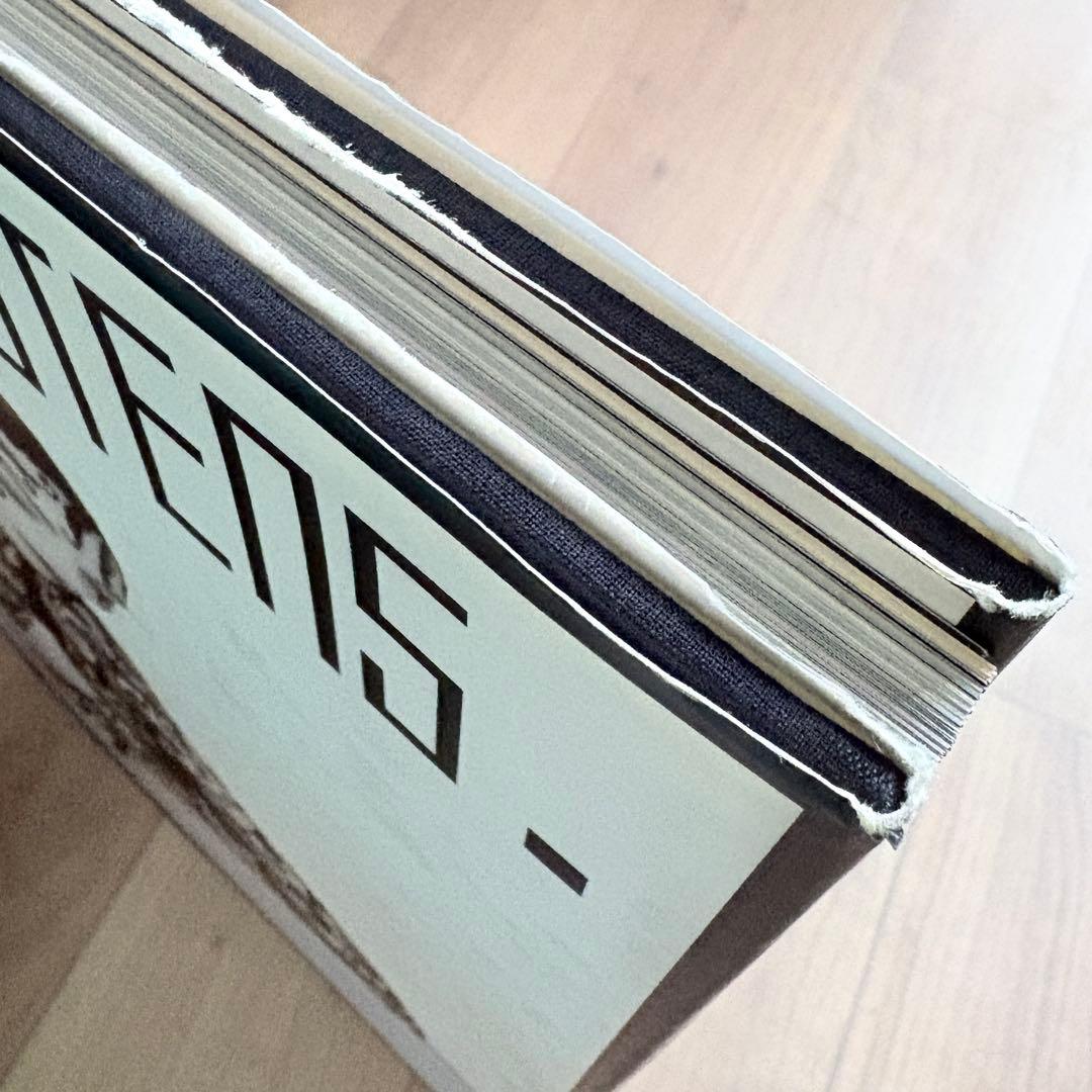 「セルジュ・ルタンス（Serge Lutens）」豪華写真集・箱入り