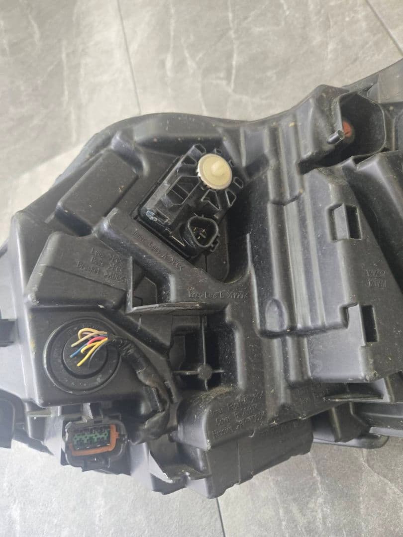 B44A　日産　ルークス　ハイウェイスター　ヘッドライト