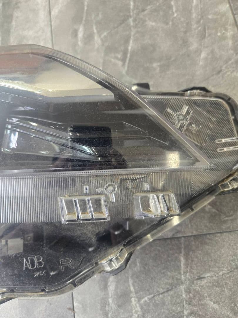 B44A　日産　ルークス　ハイウェイスター　ヘッドライト