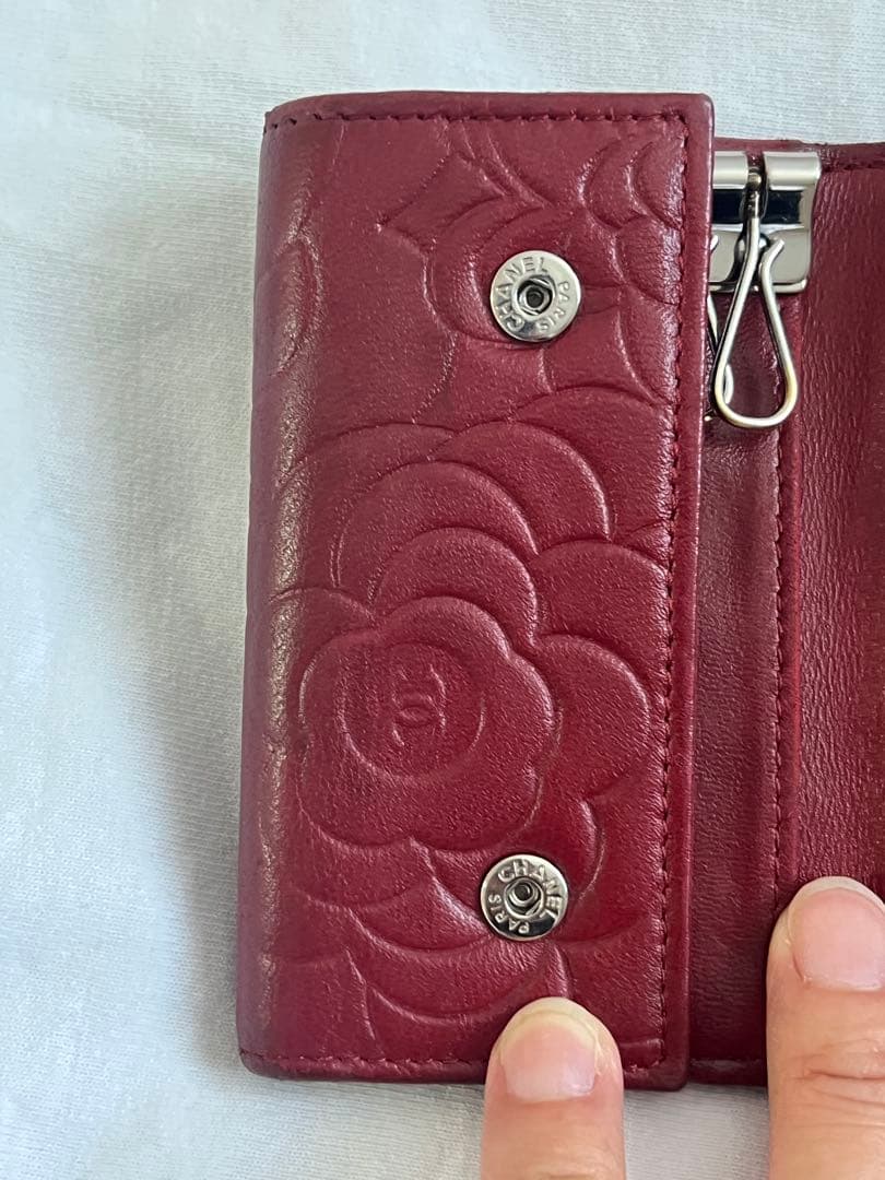 専用　CHANEL カメリア　エンボスキーケース バーガンディ