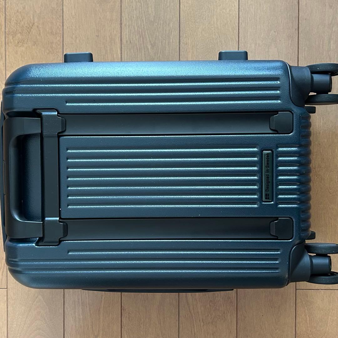 Innovator INV 30 スーツケース 新品未使用　ディープシー