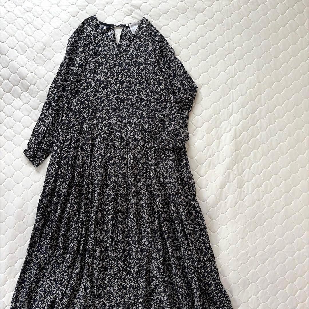 【24SS美品】BEARDSLEY プリントギャザーワンピース　ブラック