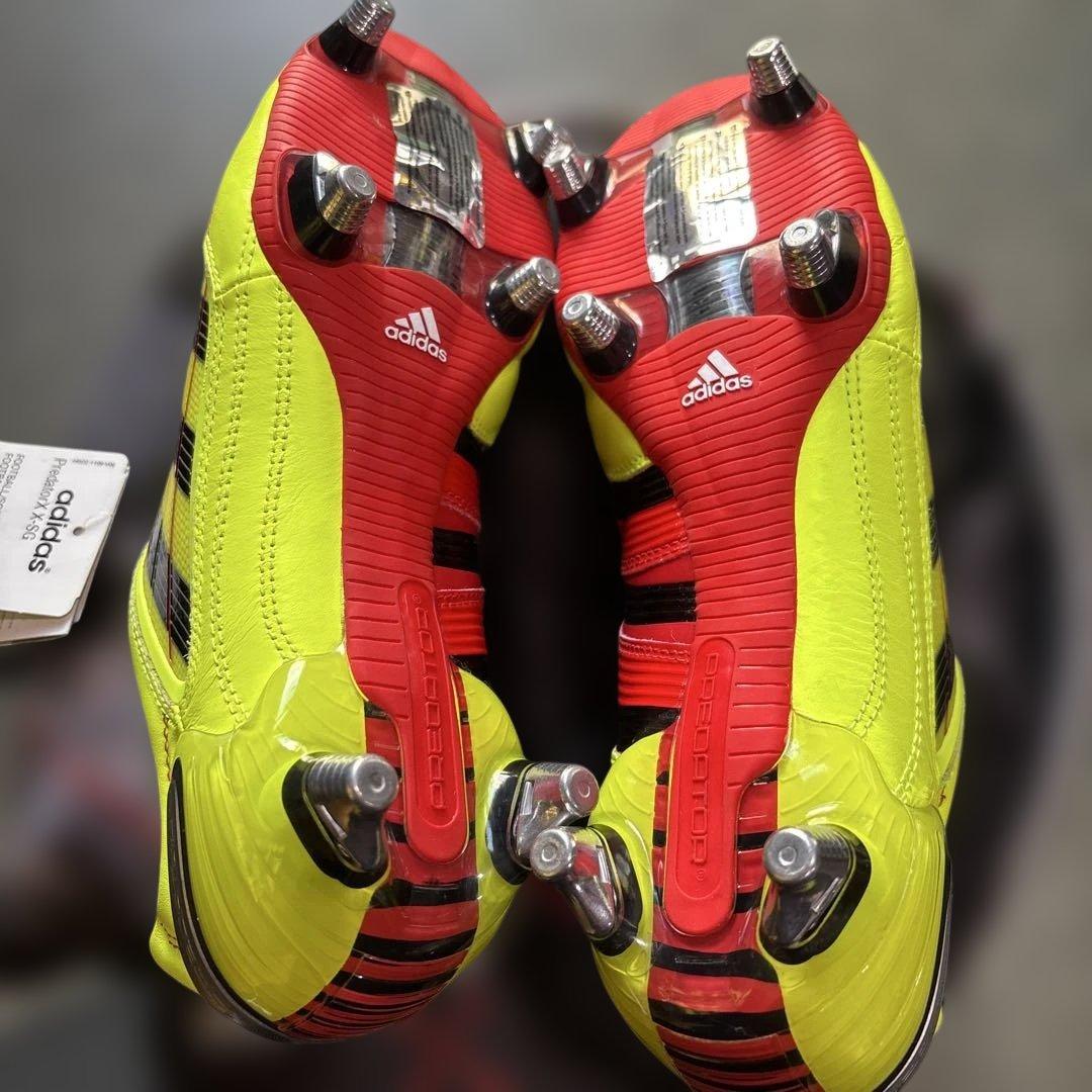 アディダスサッカースパイク新品プレデターSG