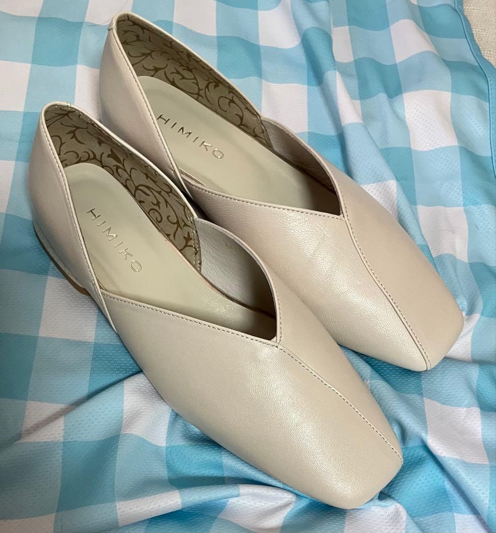 卑弥呼スクエアトゥアシンメトリーソフトパンプス/アイボリー