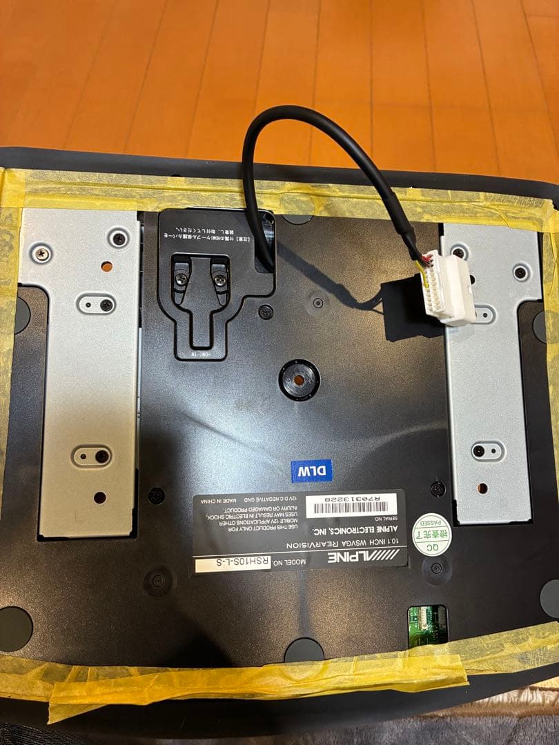 アルパイン　10インチフリップダウンモニター