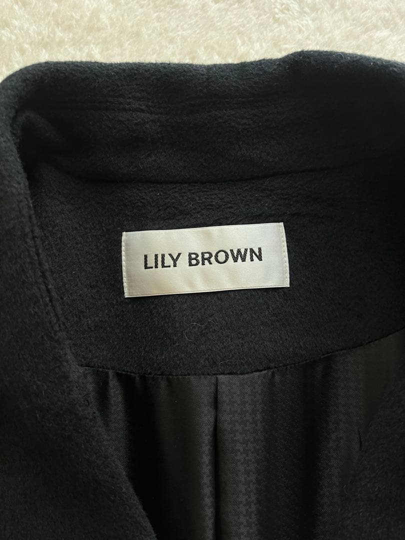 LILY BROWN ♡シルエットが美しいコート♡