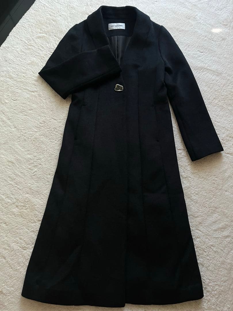 LILY BROWN ♡シルエットが美しいコート♡
