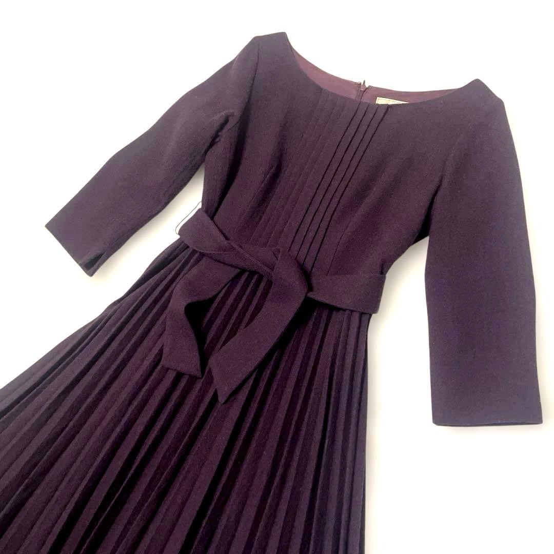 美品　シビラ　プリーツタックデザインウエストリボン付き　ウール　ロングワンピース