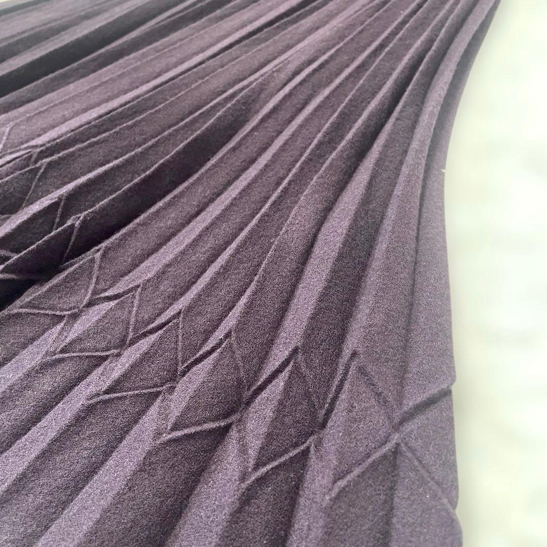 美品　シビラ　プリーツタックデザインウエストリボン付き　ウール　ロングワンピース