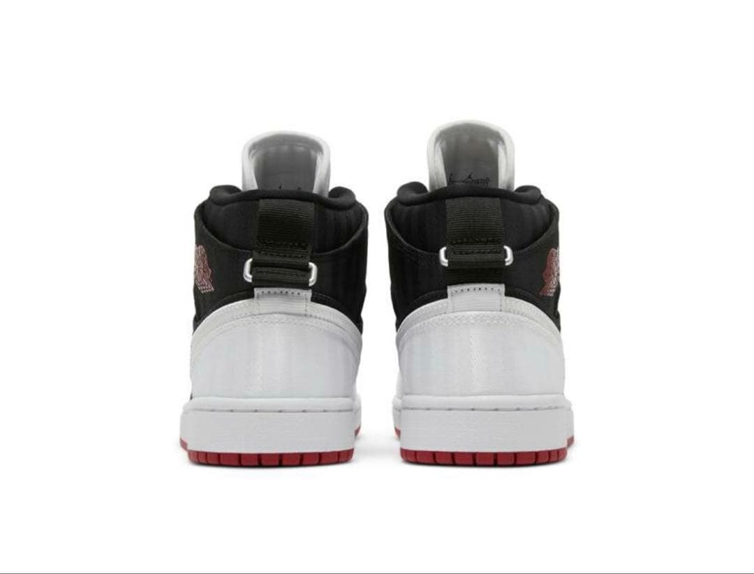 新品未使用　NIKE WMNS AIR JORDAN 1 MID SE UTL