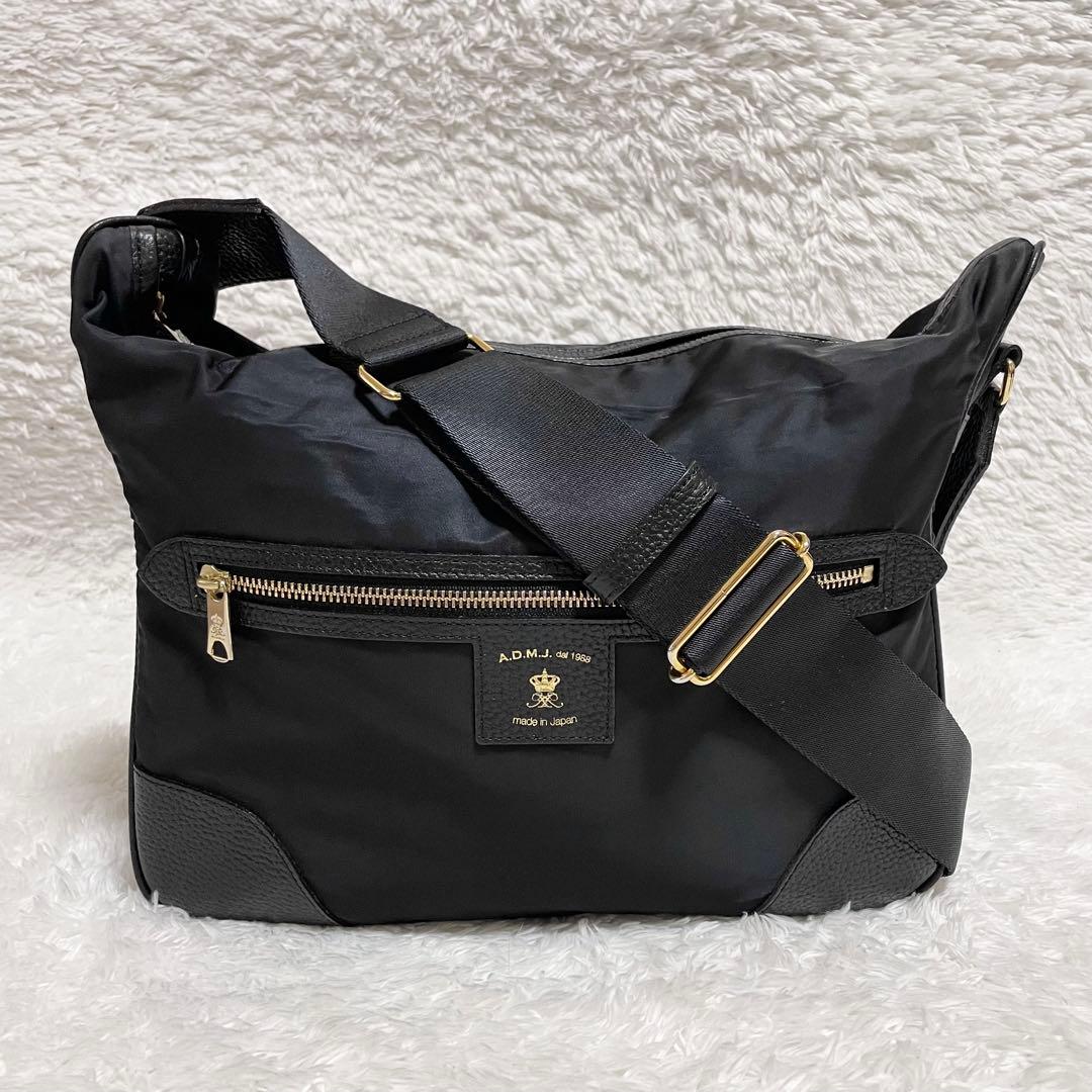 A.D.M.J.☆ショルダーバッグ メッセンジャーバッグ ナイロン 黒ピンク