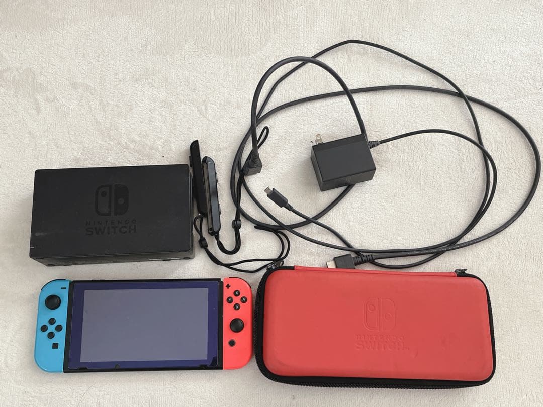 Nintendo Switch 本体 赤/青 Joy-Con ケース付き