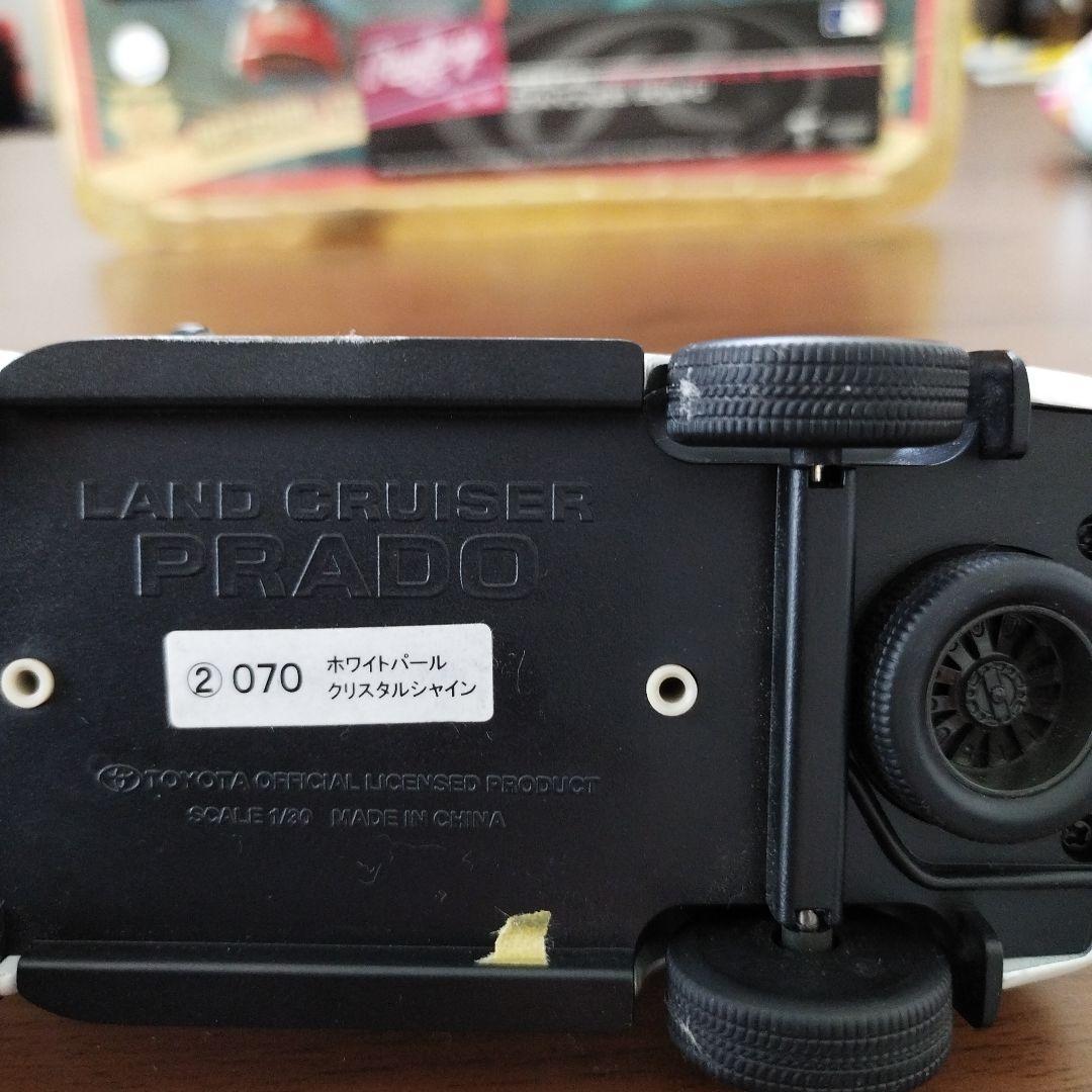 非売品30分1 トヨタ ランドクルーザー プラド ミニカー
