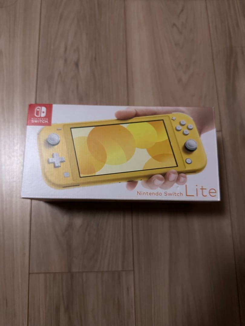 【超美品】Nintendo Switch light（イエロー）