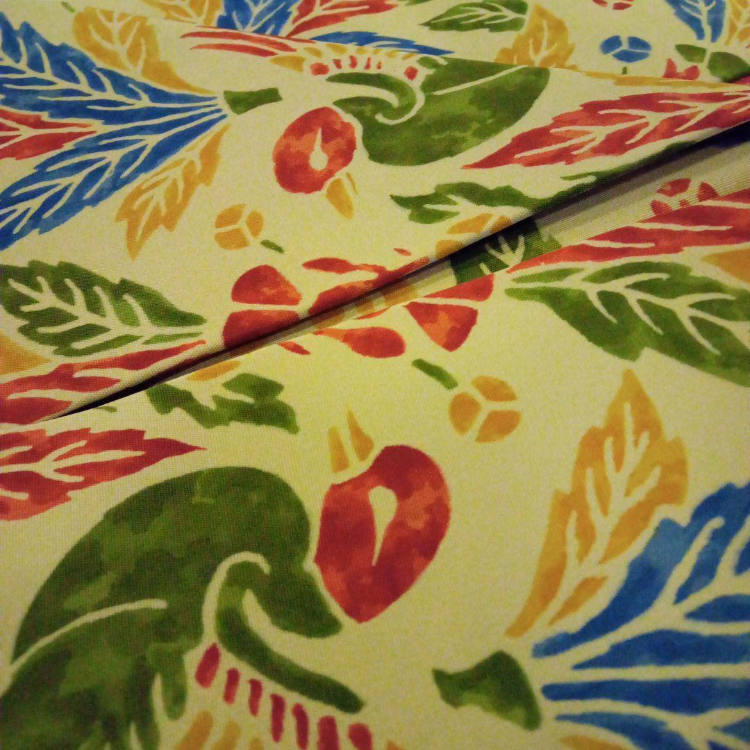 4666未使用に近い美品　ベージュ地と紺の配色が洒落　琉球紅型　正絹袋なごや帯