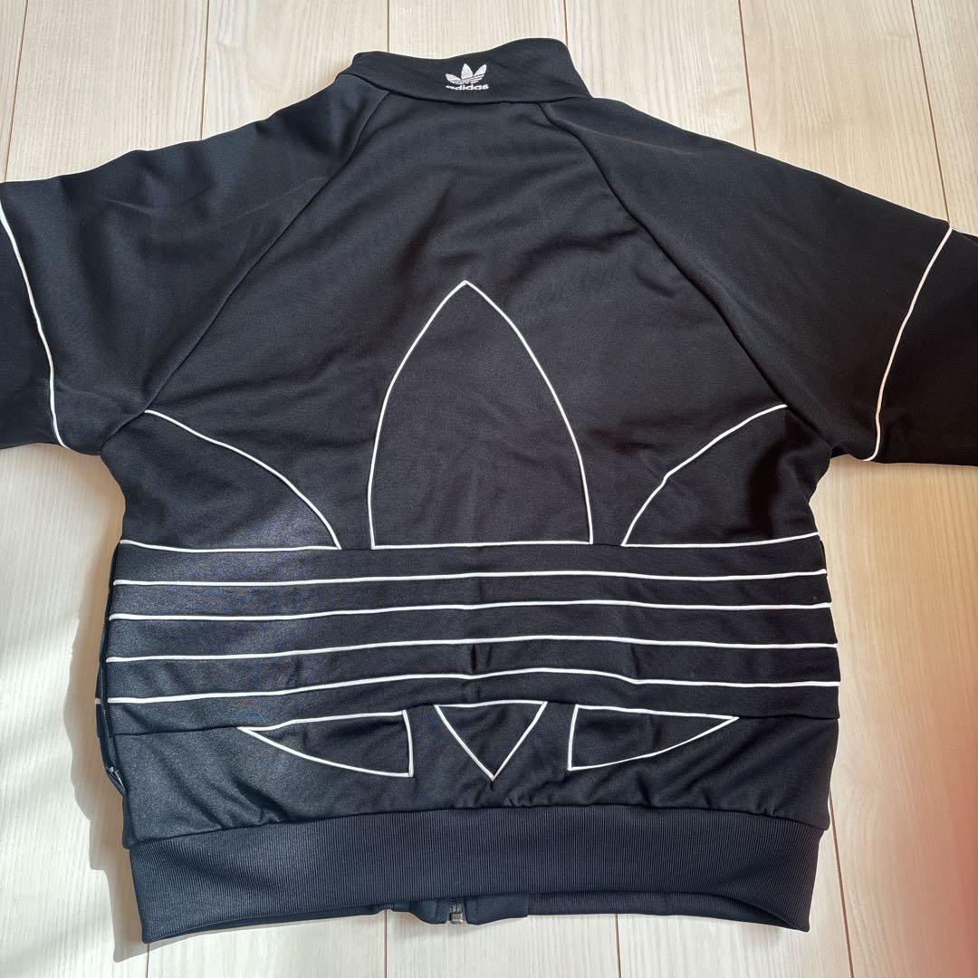 〈adidas〉ビッグ トレフォイル アウトライン トラックトップ&パンツセット