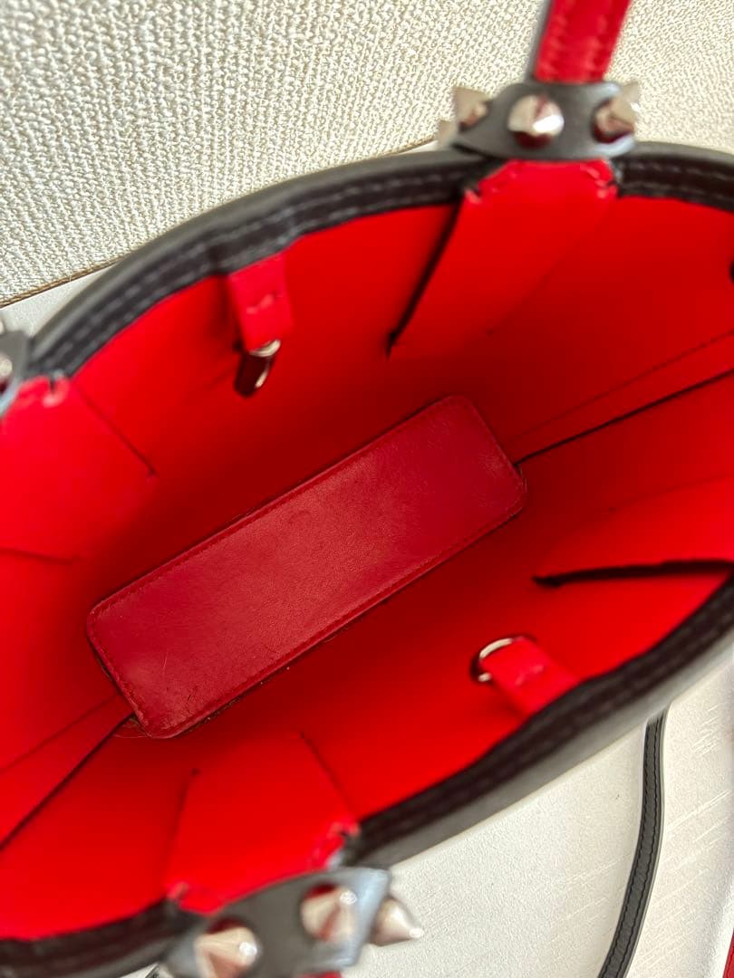 【クリスチャンルブタン】ショルダーバッグ