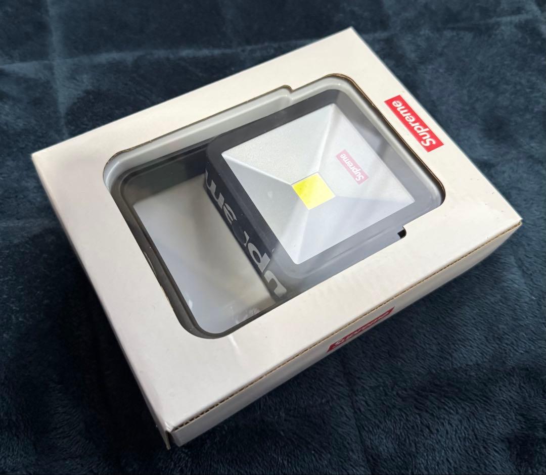 【新品】 supreme magnetic kickstand light 黒