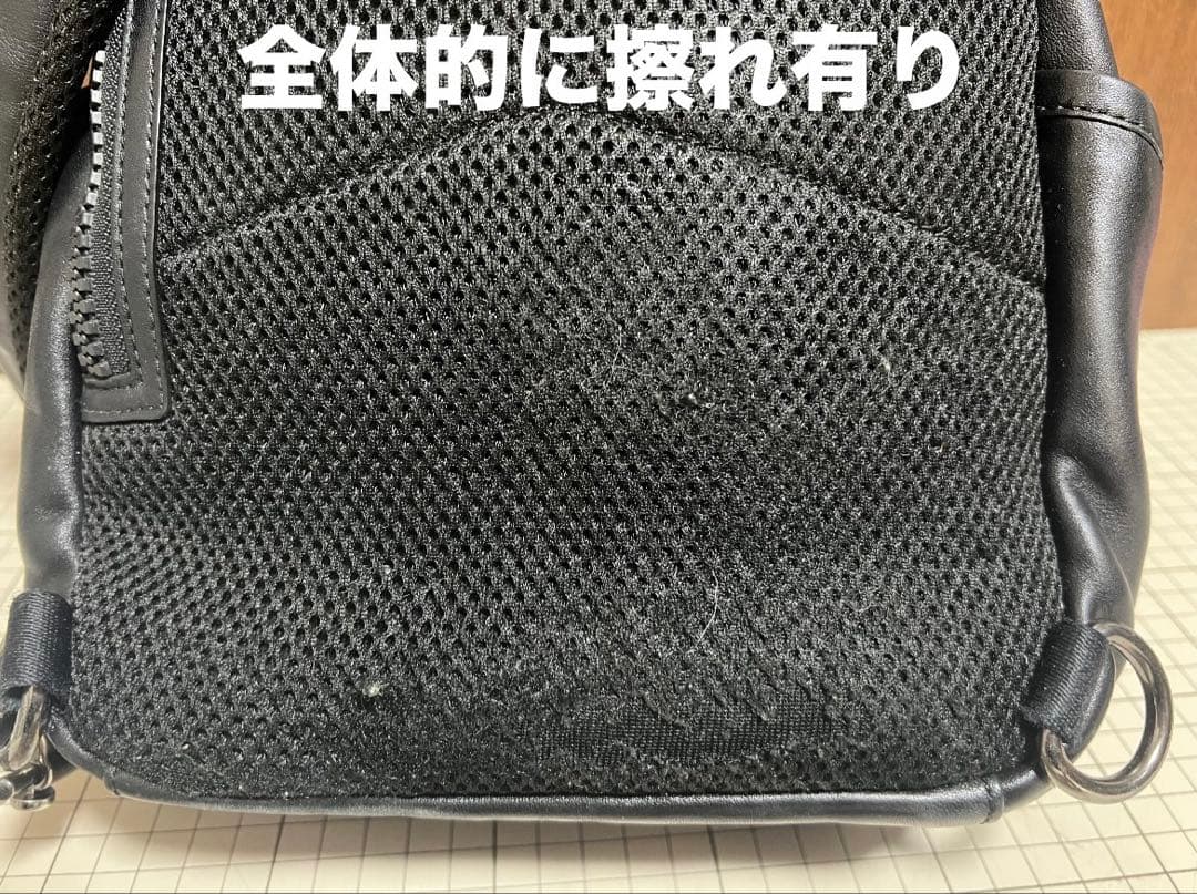 COACH メンズ　ワンショルダーバック　ブラックレザー